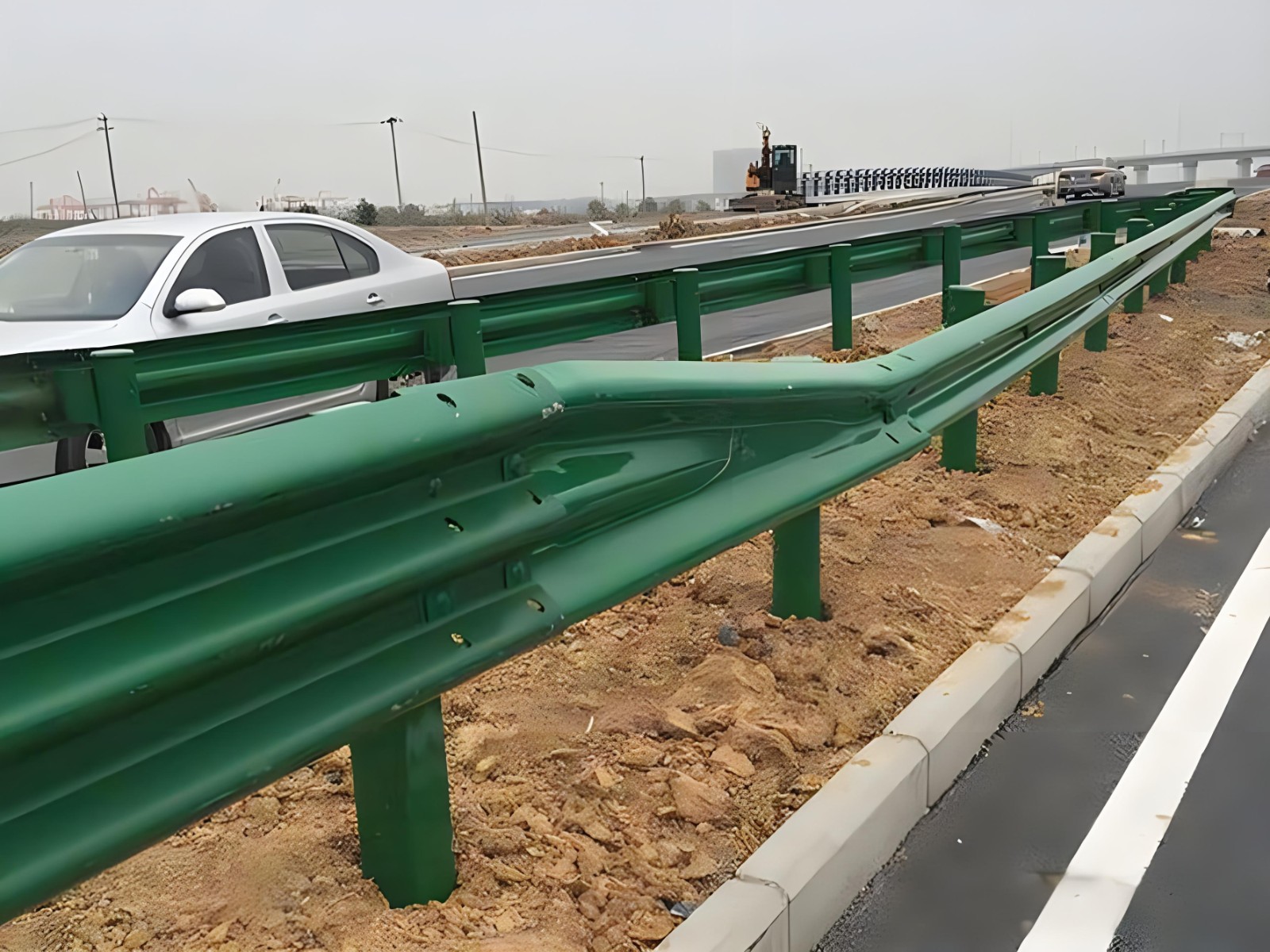 泉州高速波形护栏板日常维护方案确保道路安全新举措